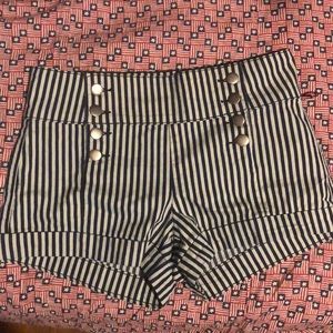 Stripped Shorts